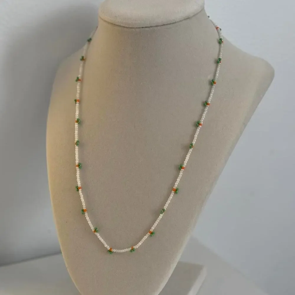 Green White Beaded Necklace Handmade Elegant Minimal Jewelry Unique Gift - Picture 3 of 3